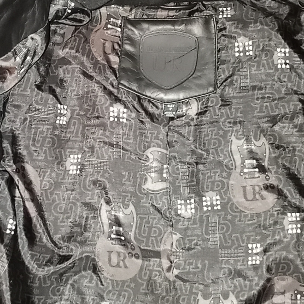 "Leather" jacket - Picture 2 of 4